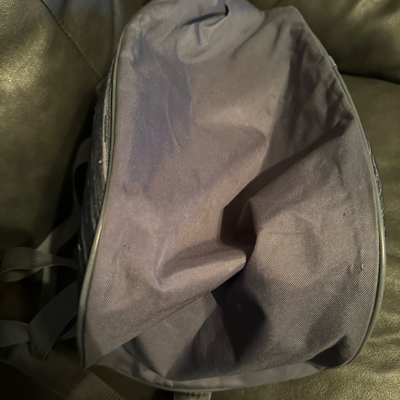 Adidas Medium Sized Pink & Grey Duffle Gym Bag long strap zippers - Picture 4 of 5